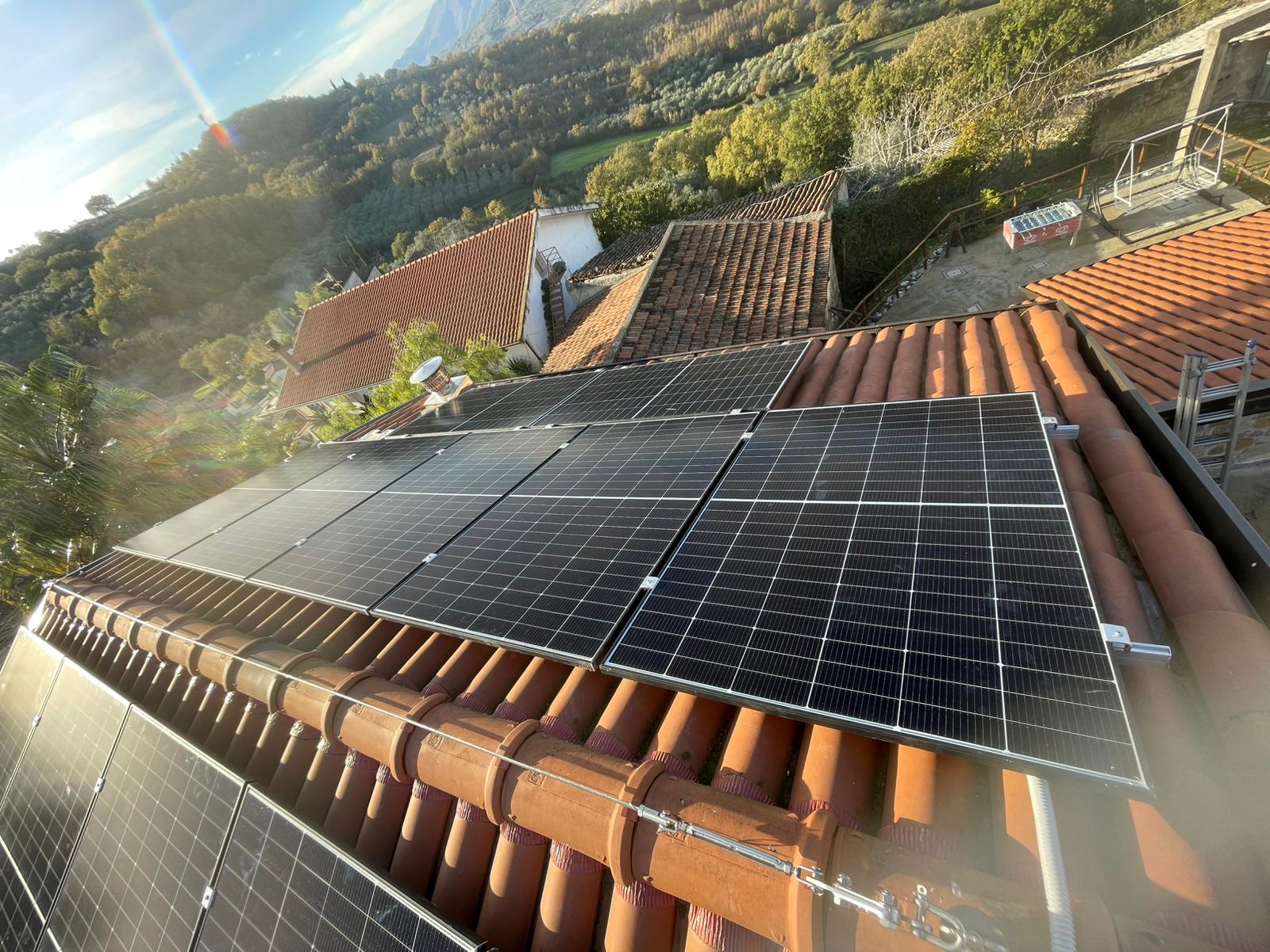 Impianto fotovoltaico presso Agriturismo Selvanera