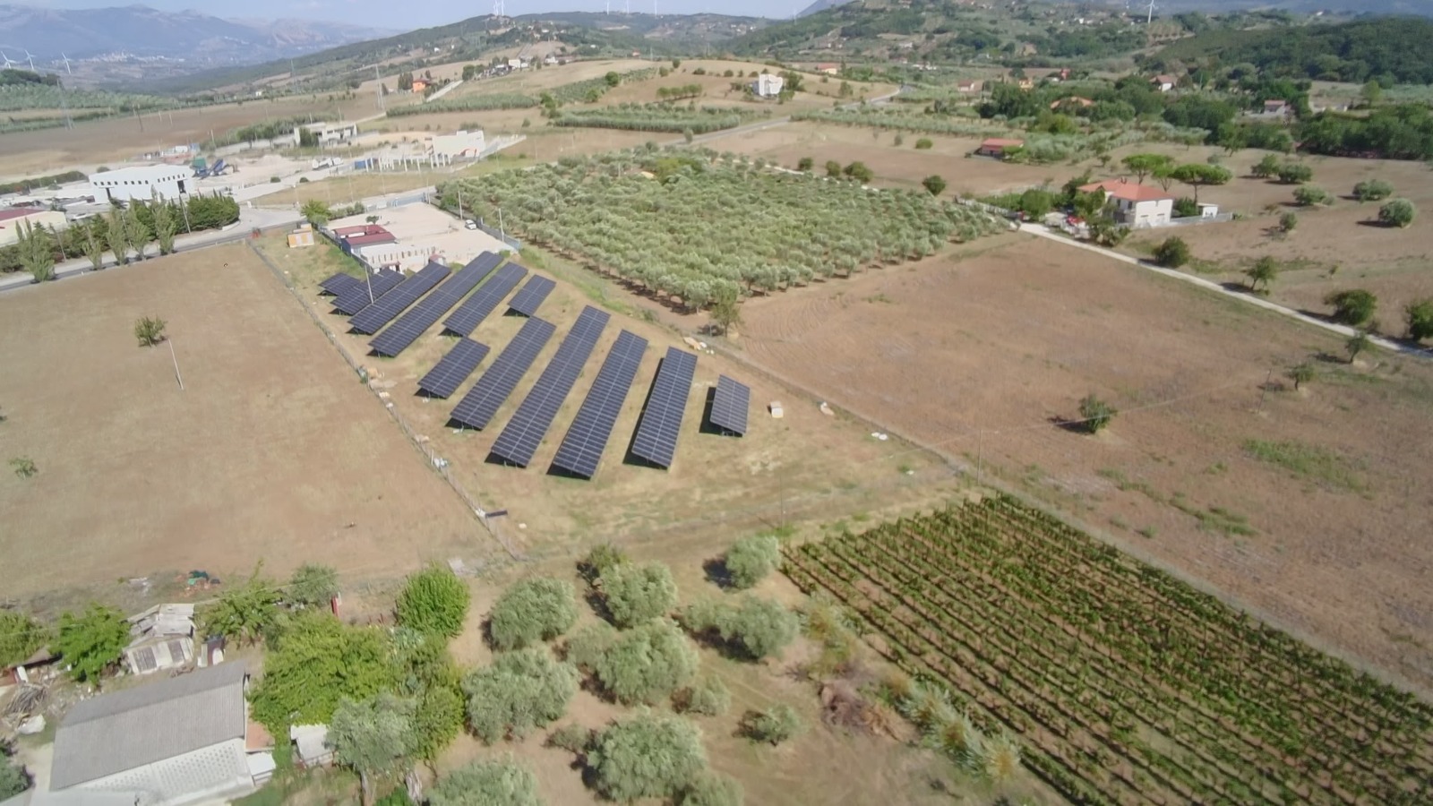 Impianto fotovoltaico a terra da 450 kW di Monna Lisa S.r.l.